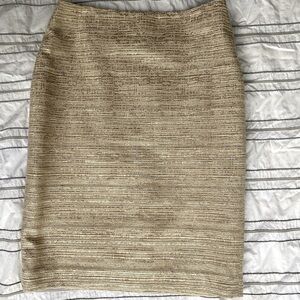 Talbots Pencil skirt size 6 cream with gold thread GUC